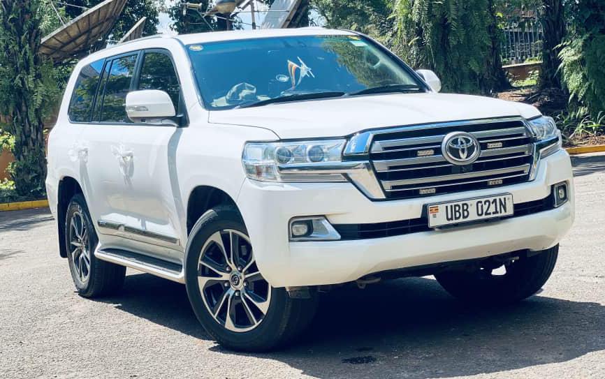 Toyota Land Cruiser V8 200 series.